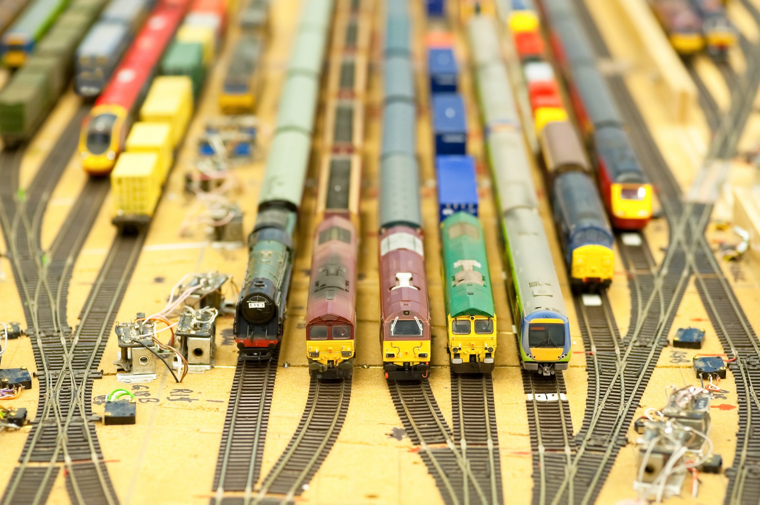 00 gauge model railway figures