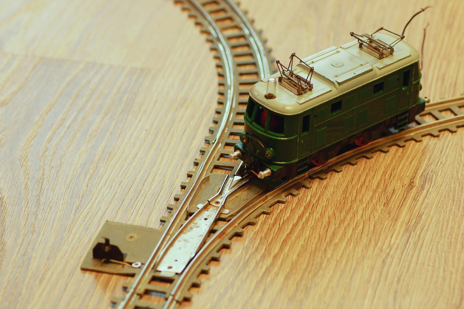 charles ro electric trains