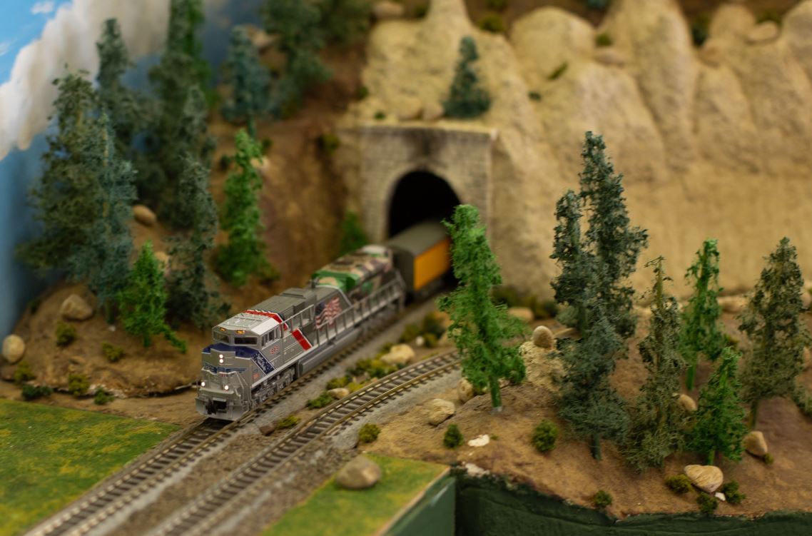 charles ro electric trains