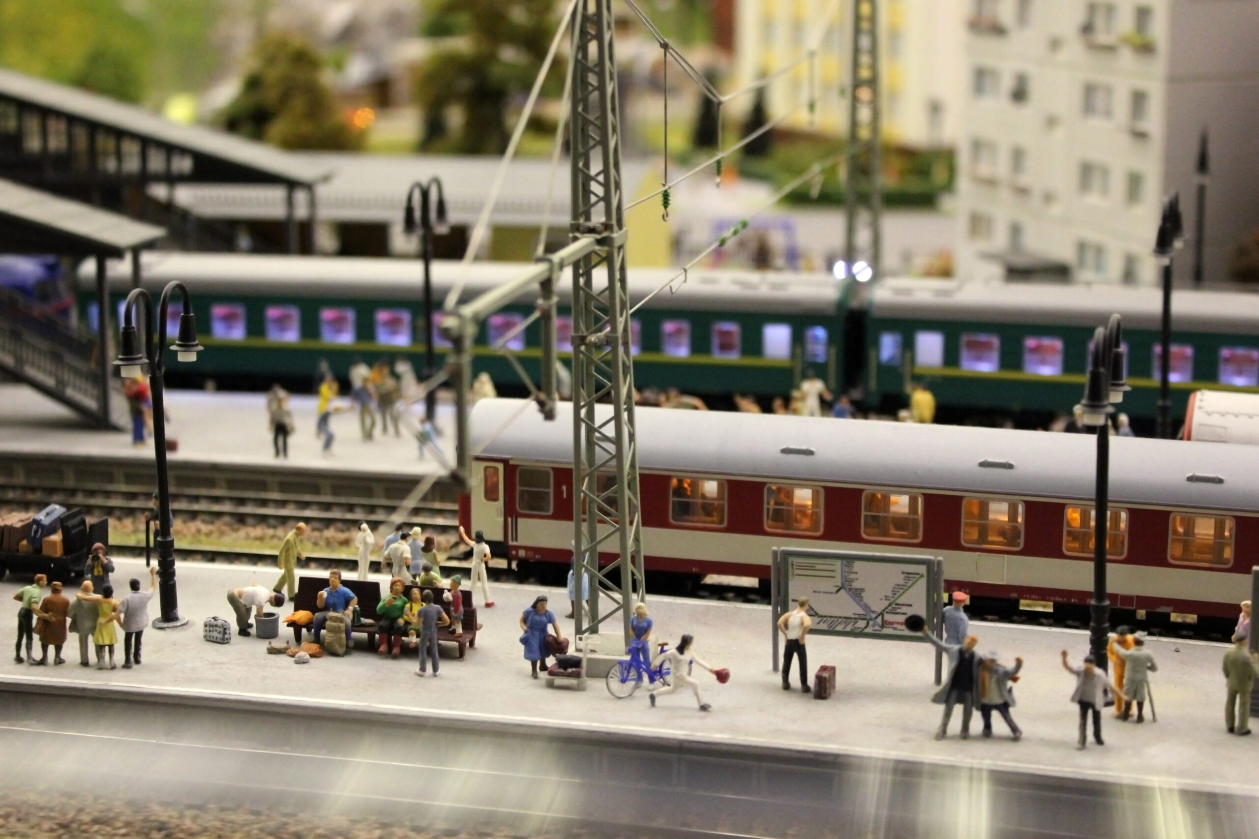 charles ro electric trains
